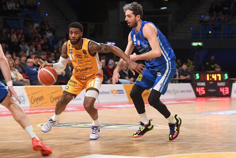 Wright-Foreman dà spettacolo, la Carpegna Prosciutto Pesaro torna alla vittoria stendendo la capolista Germani Brescia