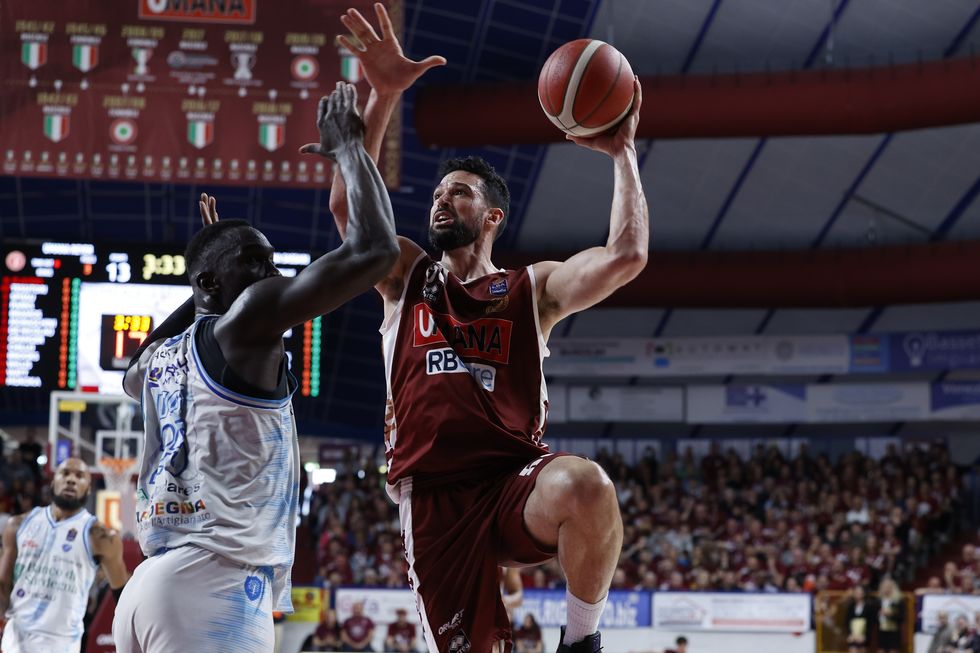 Watt e Willis decisivi, l'Umana Reyer Venezia piega in volata il Banco di Sardegna Sassari in Gara 1