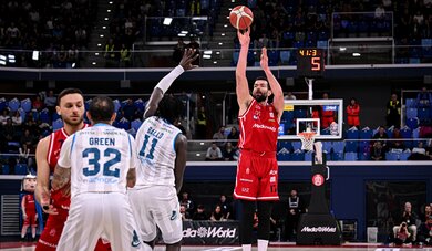 Ricci tỏa sáng với 22 điểm, EA7 Milano chiến thắng kịch tính trong derby