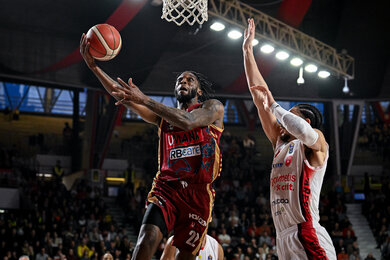 Jordan Parks: 'Tháng Ba Rực Lửa' Của Umana Reyer Venezia Và Cơ Hội Trên Sàn Bóng Đá Trực Tiếp HD