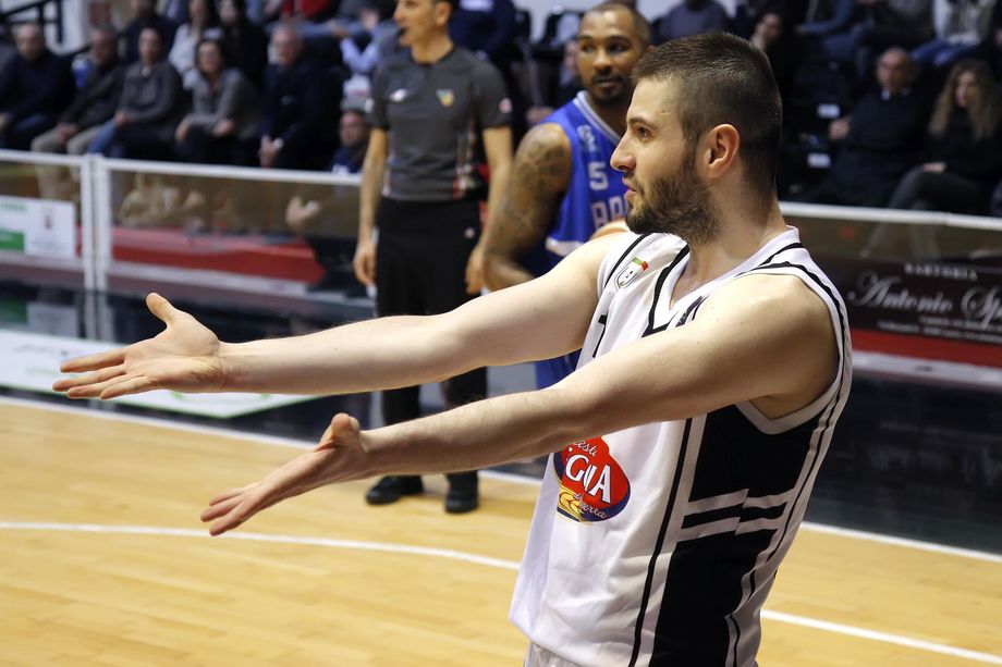 Pasta Reggia vincente grazie alle triple e al record personale di Berisha