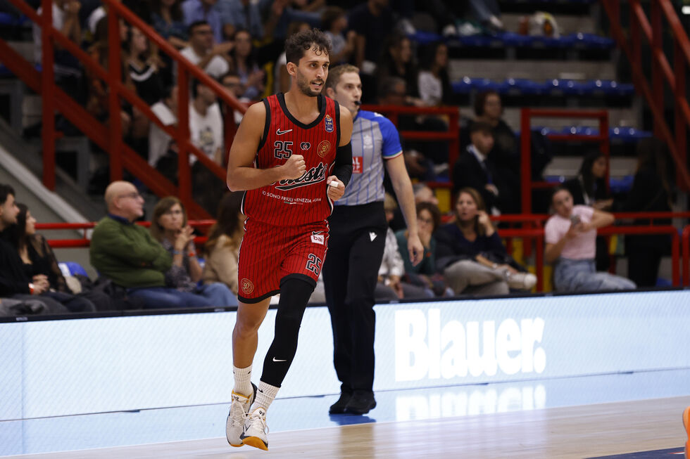 NutriBullet Treviso Basket - Pallacanestro Trieste sabato ore 20.30 (live su LBATV), Davide Moretti è l'ex della partita