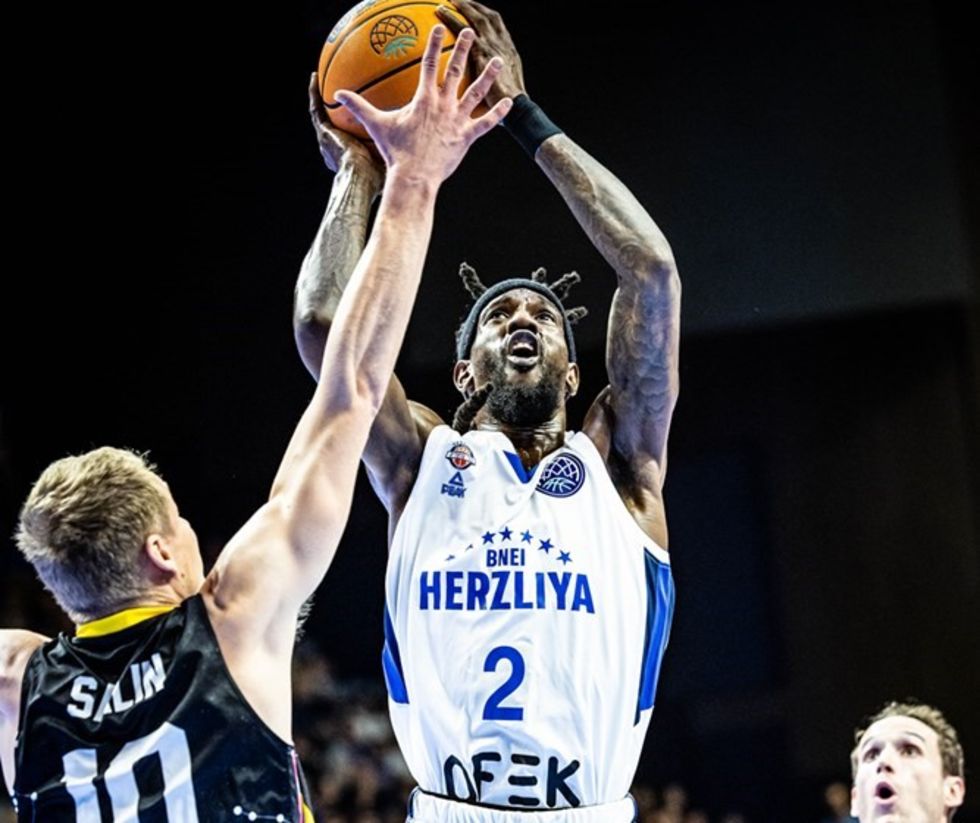 Briante Weber è il nuovo playmaker americano della UNAHOTELS Reggio
