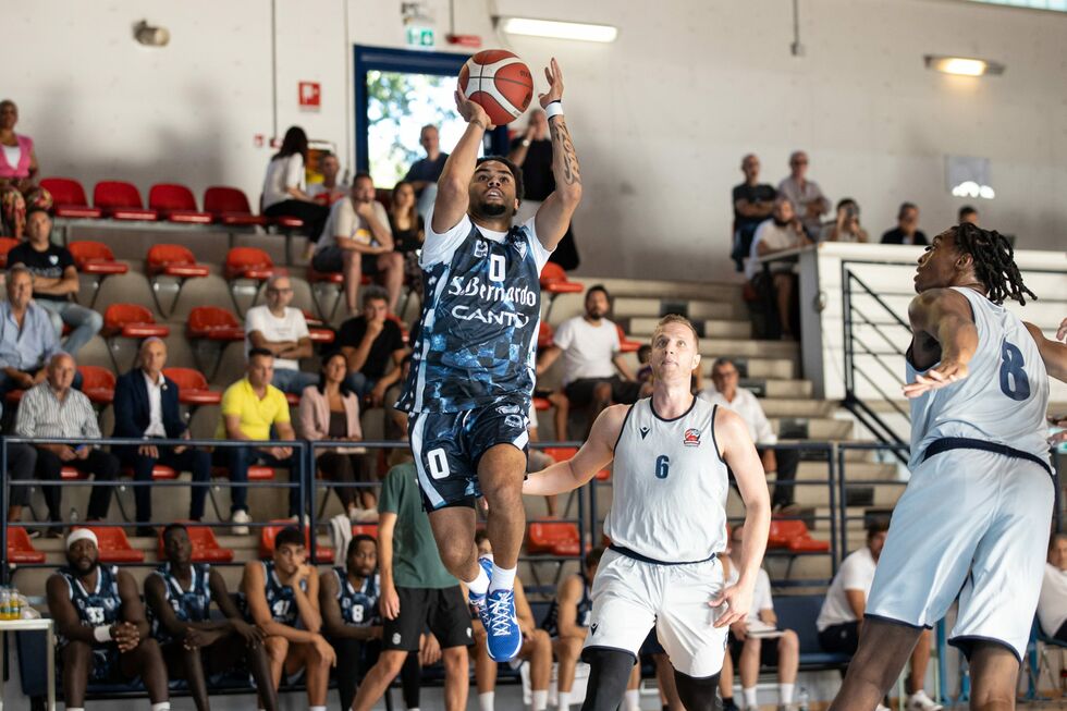 Acqua S.Bernardo Cantù, prime indicazioni positive dopo lo scrimmage contro l'Urania Milano