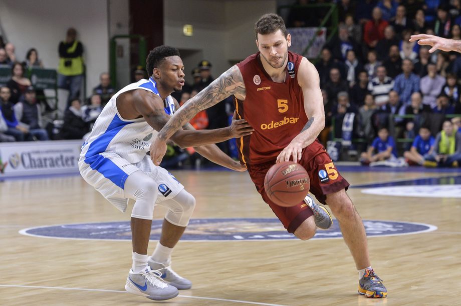 L'Olimpia Milano riporta in Italia Vladimir Micov