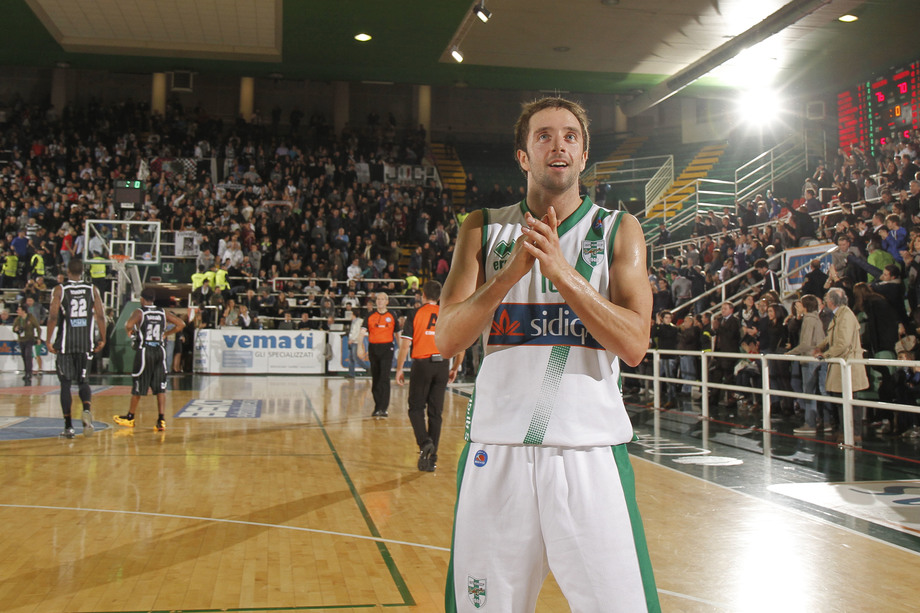 Openjobmetis Varese, accordo con Daniele Cavaliero