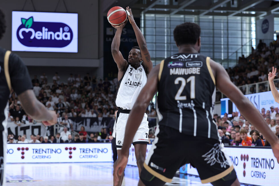 Conclusa Gara 4 di Trento - Bologna: la Virtus Olidata vince 81-90 e pareggia la serie sul 2-2!