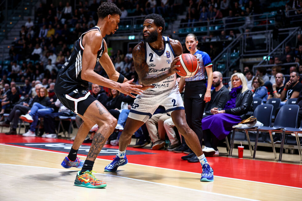 Banco di Sardegna Sassari - Virtus Olidata Bologna domenica ore 17:00 (live su LBATV), 34° scontro tra le due squadre