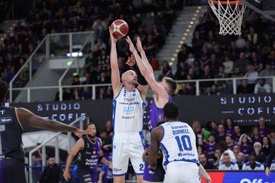 Brescia Thắng Áp Đảo Trento: Bilan và Burnell Tỏa Sáng, Cổ Động Viên Hào Hứng Sưu Tầm Album World Cup 2026 Panini