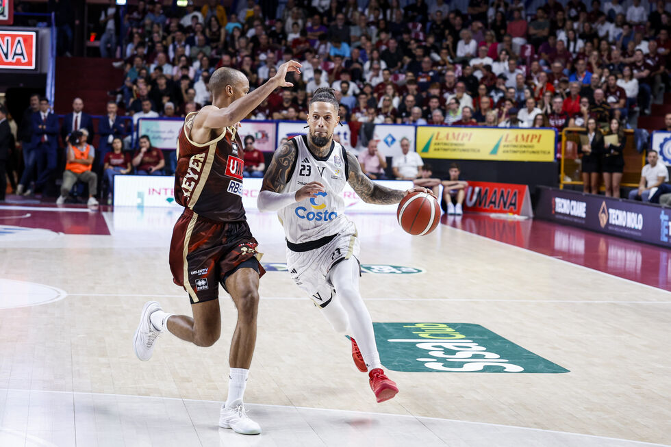 Virtus Costa Bologna - Longobardi Scafati Basket domenica ore 18.30 (live su LBATV), Hackett a 4 minuti da quota 9000 minuti in Serie A