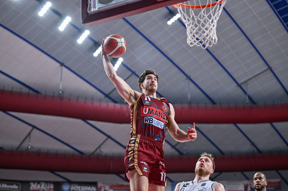 Stefan Nikolic passa dall'Umana Reyer Venezia all'Openjobmetis Varese