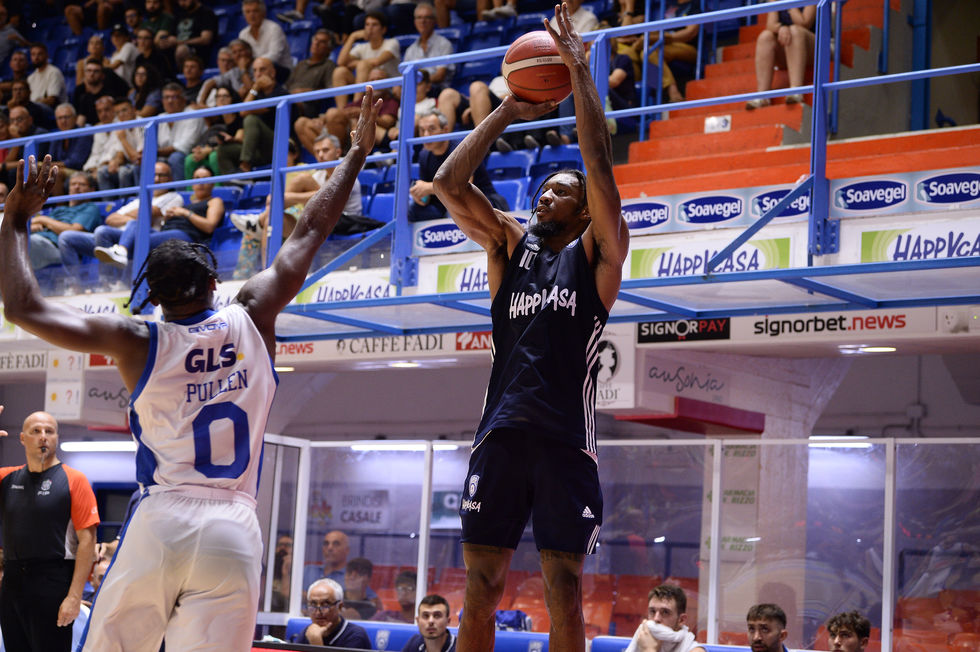 Happy Casa Brindisi: infortunio all'adduttore della coscia sinistra per Xavier Sneed