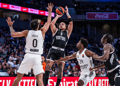 Euroleague: Real Madrid đánh bại Virtus Bologna 92-84, Hezonja tỏa sáng